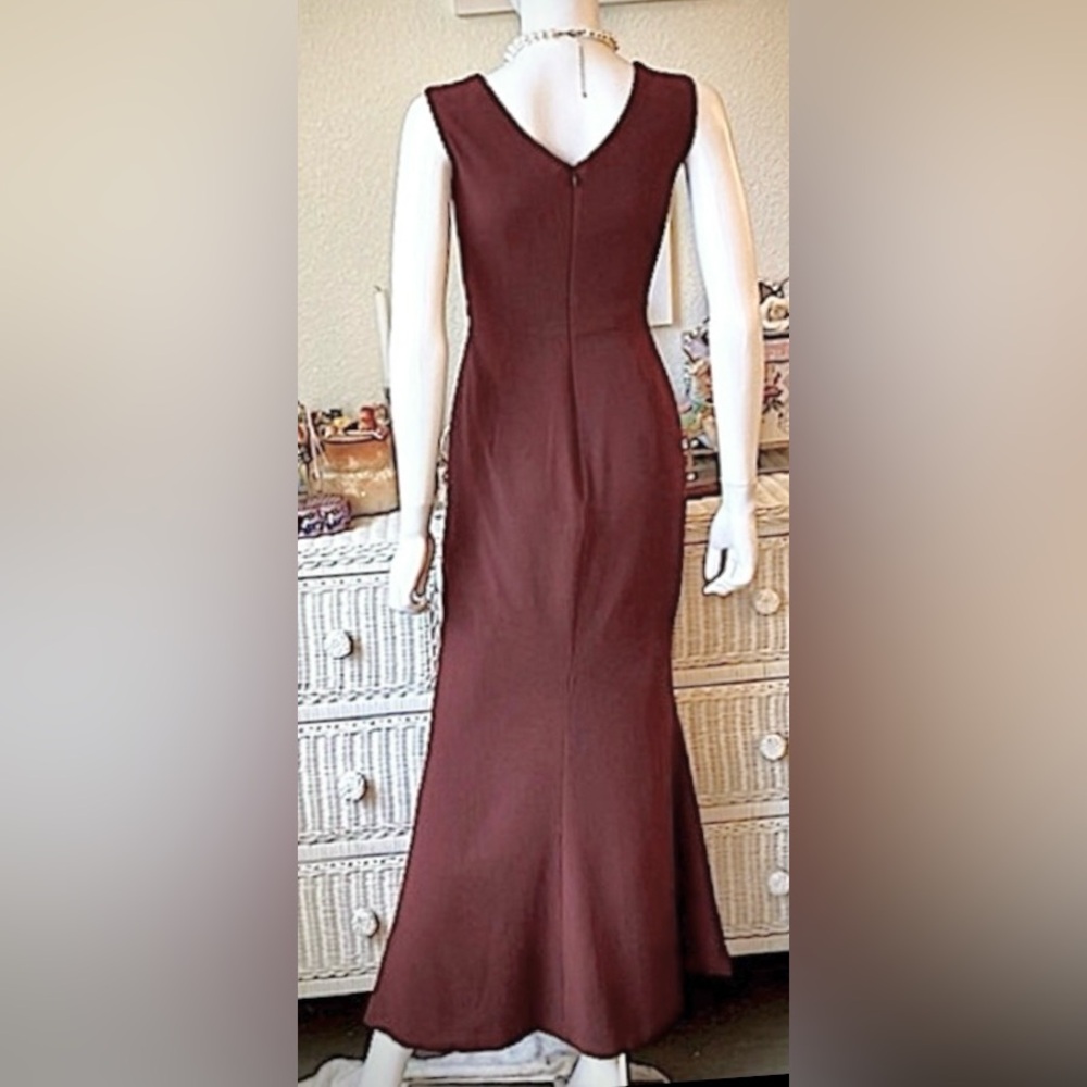 Dress The Population Mermaid Dress Low Cut Revealing Leg Slit in burgundy size S